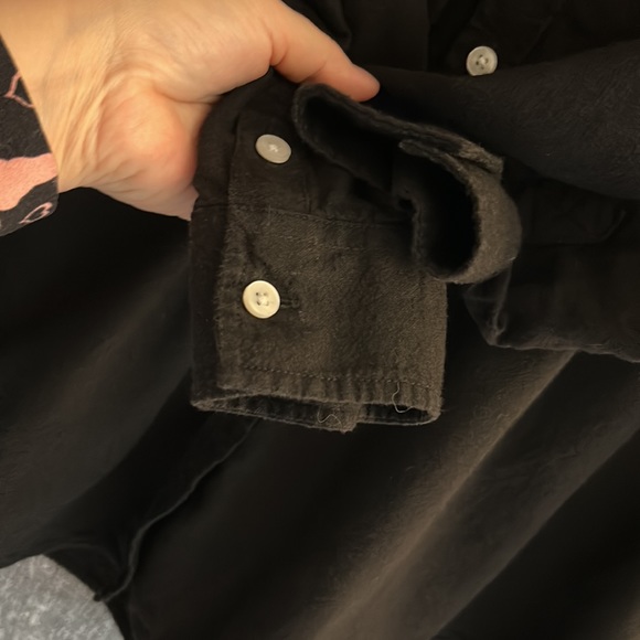 Loose fitting black button down, men’s shirt easily unisex - Picture 3 of 7